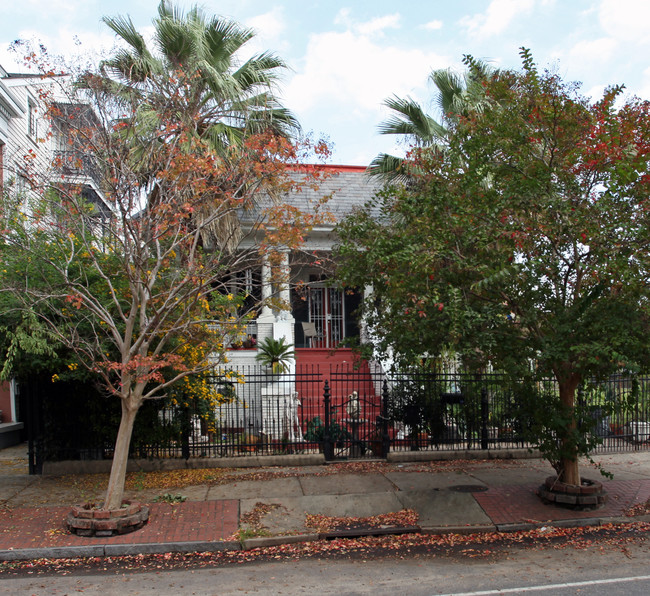 1219 Esplanade Ave in New Orleans, LA - Foto de edificio - Building Photo