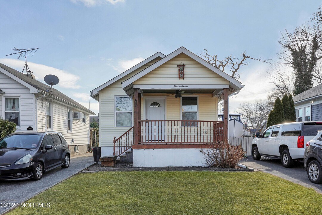 1216 8th Ave in Neptune City, NJ - Building Photo