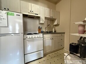 872 Huntington Ave, Unit 2 in Boston, MA - Building Photo - Building Photo