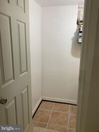 437 E Lorraine Ave - 18