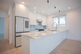 622 W Penn St in Long Beach, NY - Building Photo