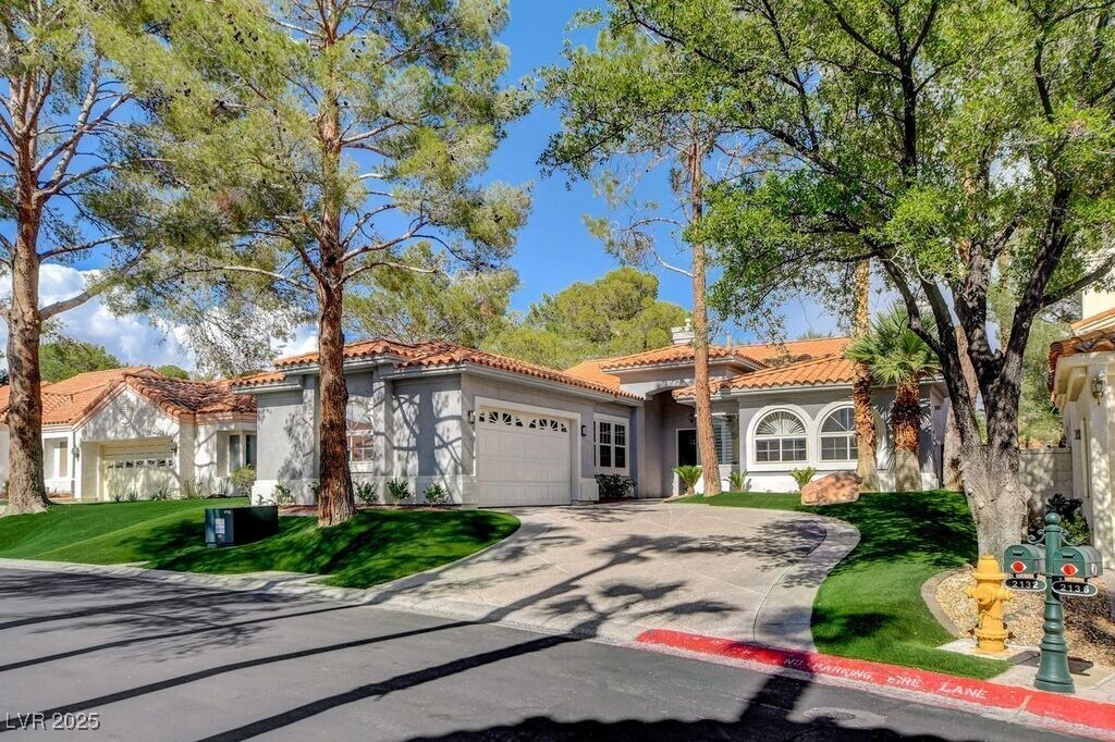 2132 Lookout Point Cir in Las Vegas, NV - Foto de edificio