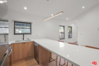 1333 N June St in Los Angeles, CA - Building Photo - Building Photo