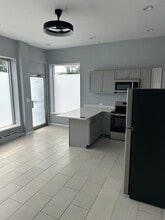 1744 W Foster Ave, Unit 1F in Chicago, IL - Building Photo - Building Photo
