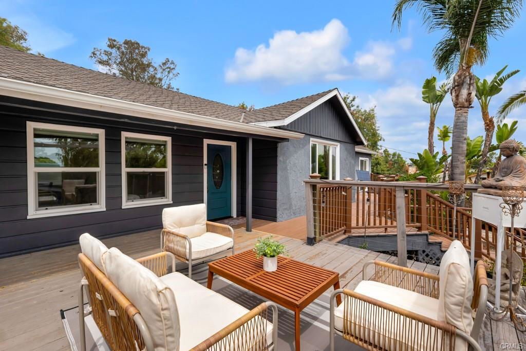 19419 Oxnard St in Los Angeles, CA - Building Photo