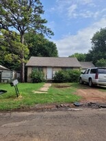 313 W Maple Ave in Duncan, OK - Building Photo