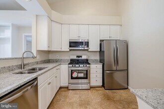 7707 Haynes Point Way in Alexandria, VA - Building Photo - Building Photo