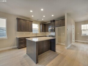 7415 N Ida Ave-Unit -#A in Portland, OR - Building Photo - Building Photo