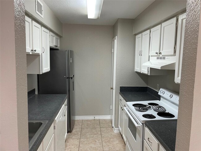 6111 Beverly Hill St photo'