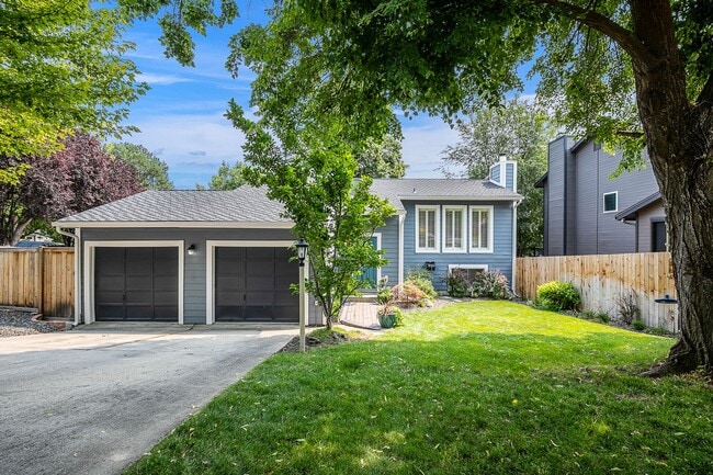 property at 1751 Ridgecrest Dr