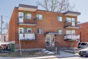 410 Marconi Rue in Laval, QC - Building Photo