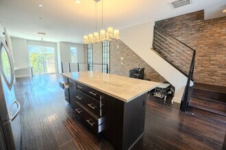 7870 Civita Blvd in San Diego, CA - Building Photo - Building Photo