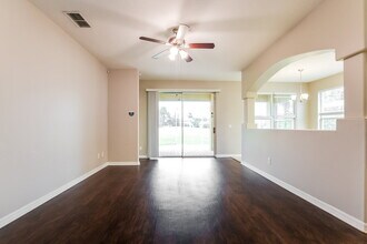 1600 The Oaks Blvd in Kissimmee, FL - Building Photo - Building Photo
