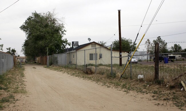 12028 Lee Ave in Adelanto, CA - Building Photo - Building Photo