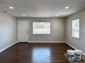 5121 W Shady Grove Rd in Irving, TX - Building Photo - Building Photo