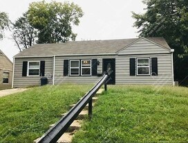 5106 Crest Dr in Kansas City, KS - Building Photo