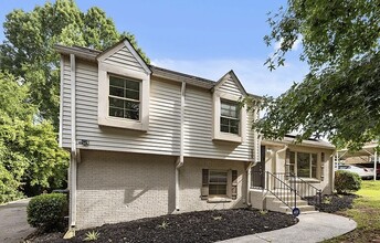 671 Archdale Dr in Statesville, NC - Building Photo - Building Photo