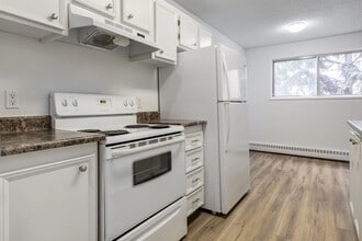 Victoria County in Edmonton, AB - Building Photo - Building Photo