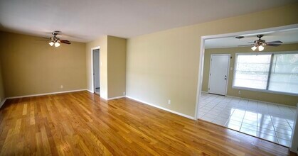 2119 Flamingo Dr in San Antonio, TX - Building Photo - Building Photo