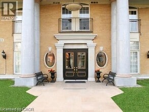 135 James St S in Hamilton, ON - Building Photo - Building Photo