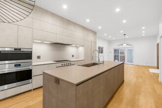 1618 W Pierce Ave in Chicago, IL - Building Photo - Building Photo