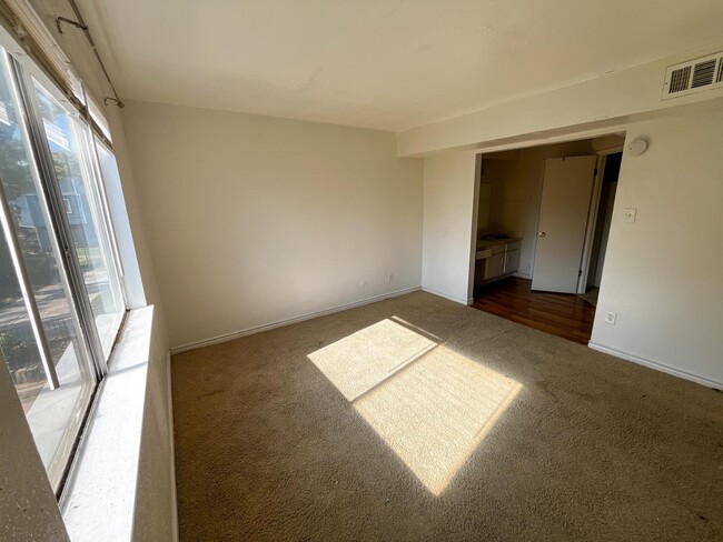 property at 5625 Antoine Dr