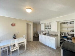 60-62-62 Broadway in Pembroke, NH - Foto de edificio - Building Photo