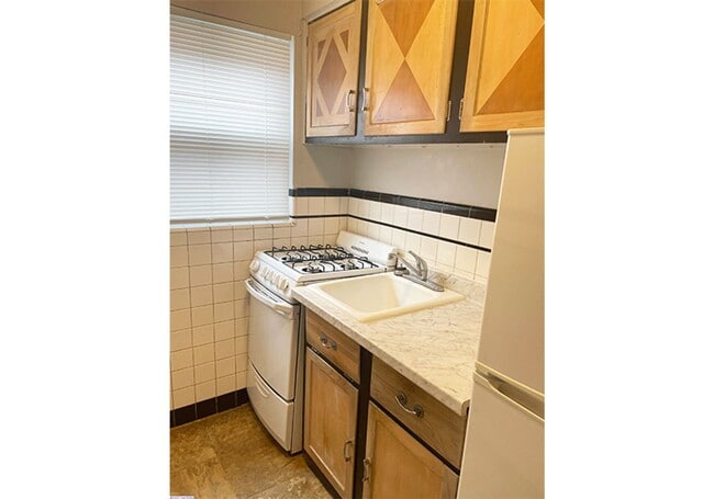 property at 956 Ludlow Ave