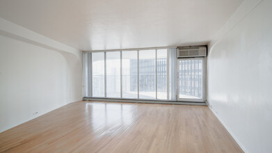 300 N State St, Unit 04330 in Chicago, IL - Building Photo - Building Photo