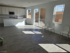 187 Jaldena Ln in Henderson, NV - Building Photo - Building Photo