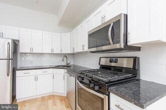 2031 E Susquehanna Ave in Philadelphia, PA - Building Photo - Building Photo