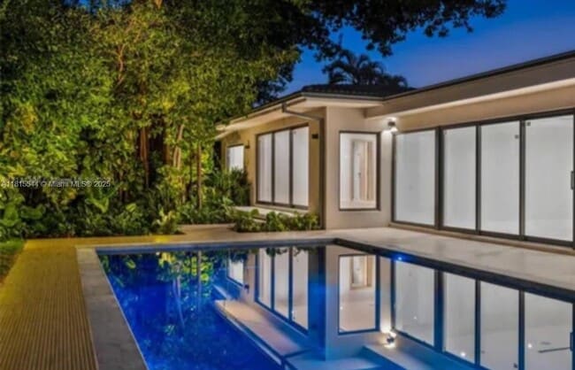 223 S Shore Dr in Miami Beach, FL - Building Photo - Building Photo