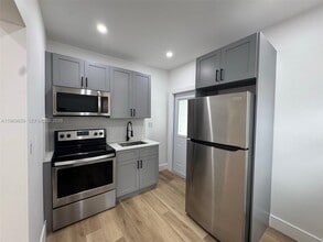 4028 SW 11th St in Coral Gables, FL - Building Photo - Building Photo