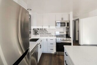 5 Staples St in Eliot, ME - Building Photo - Building Photo