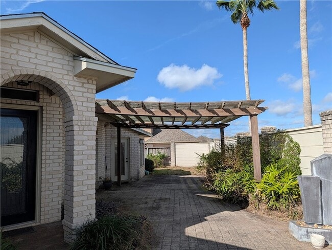 7413 Long S Dr in Corpus Christi, TX - Building Photo - Building Photo