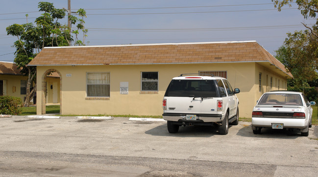 1426 SW 1st Way in Deerfield Beach, FL - Building Photo - Building Photo