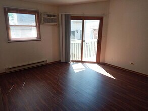 4314 W Shamrock Ln in McHenry, IL - Building Photo - Building Photo