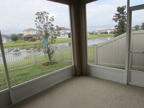 28981 Trevi Plz in Zephyrhills, FL - Foto de edificio - Building Photo