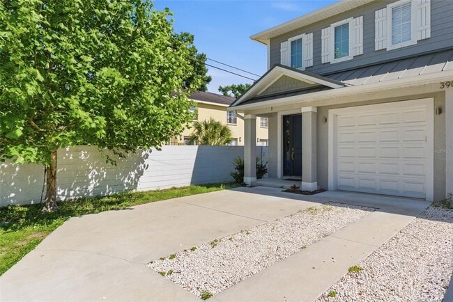 property at 3902 W Everett Ave