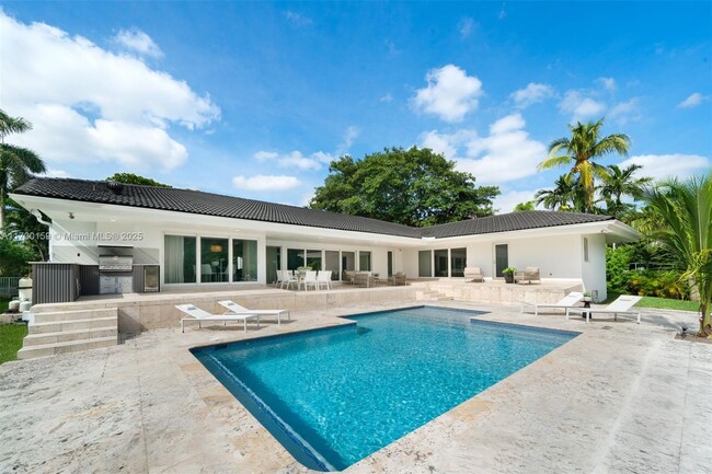 7155 Los Pinos Blvd in Coral Gables, FL - Building Photo - Building Photo