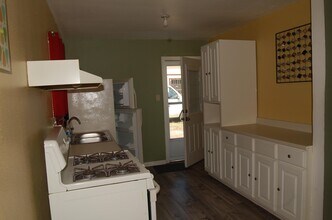 1902 E Price St in Laredo, TX - Building Photo - Building Photo