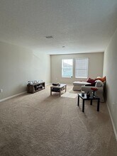 12806 Halter Steer Rd in Lithia, FL - Building Photo - Building Photo