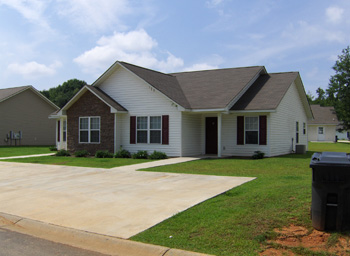 Brantley Way in Milledgeville, GA - Building Photo