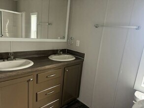 9426 Polak Dr in Tampa, FL - Building Photo - Building Photo