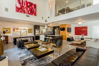 2005 Potomac Dr in Houston, TX - Building Photo - Building Photo