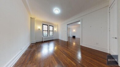 166 W 72nd St in New York, NY - Building Photo - Building Photo
