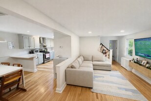 23 Downing Pl in Harrington Park, NJ - Building Photo