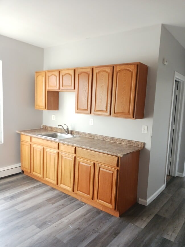 7 Franklin Street in Poughkeepsie, NY - Building Photo - Interior Photo