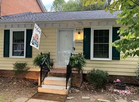 4704 Lawndale Dr in Greensboro, NC - Building Photo