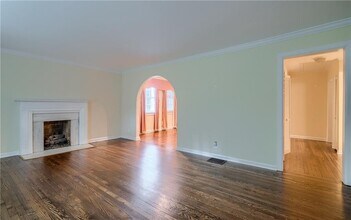 664 Courtenay Dr NE in Atlanta, GA - Building Photo - Building Photo